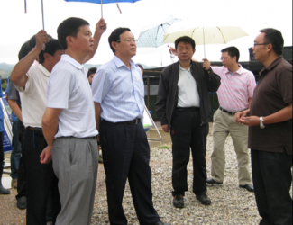 國家食品藥品監(jiān)督管理局領導到文山三七科技示范園調研