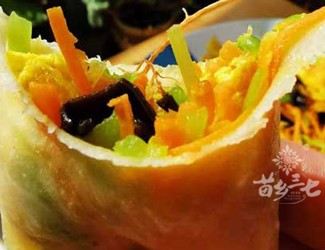 一卷春色，日月重光——三七春卷