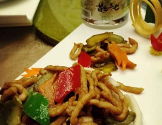 來(lái)份兒“苦肉計(jì)”？——鮮三七炒肉