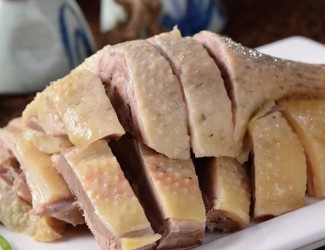 一道能補(bǔ)虛活血、化痰止咳平喘的美食——三七銀杏蒸白鴨