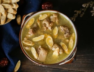 補(bǔ)氣健脾，你想要的這碗湯給你——三七黃芪燉母雞