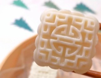 健脾養(yǎng)胃低熱量，氣血雙補(bǔ)桃花顏——三七山藥糕