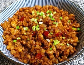 如果冰箱里只有一樣?xùn)|西，只能是它——萬(wàn)能的三七肉臊子